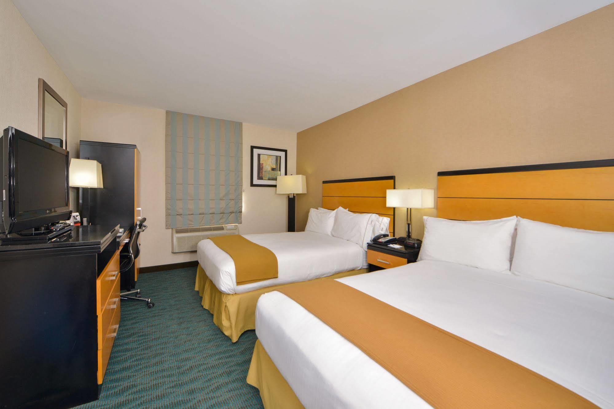 Holiday Inn Express Kennedy Airport, An Ihg Hotel New York Dış mekan fotoğraf